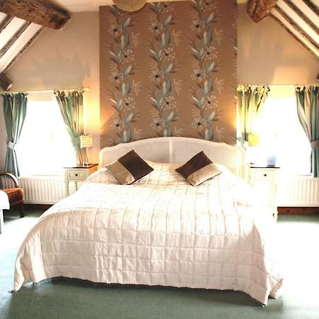 Moreton Hall Farm Bed and Breakfast Newport  Esterno foto