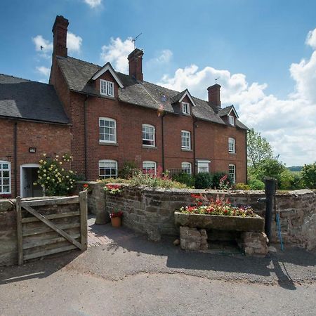 Moreton Hall Farm Bed and Breakfast Newport  Esterno foto