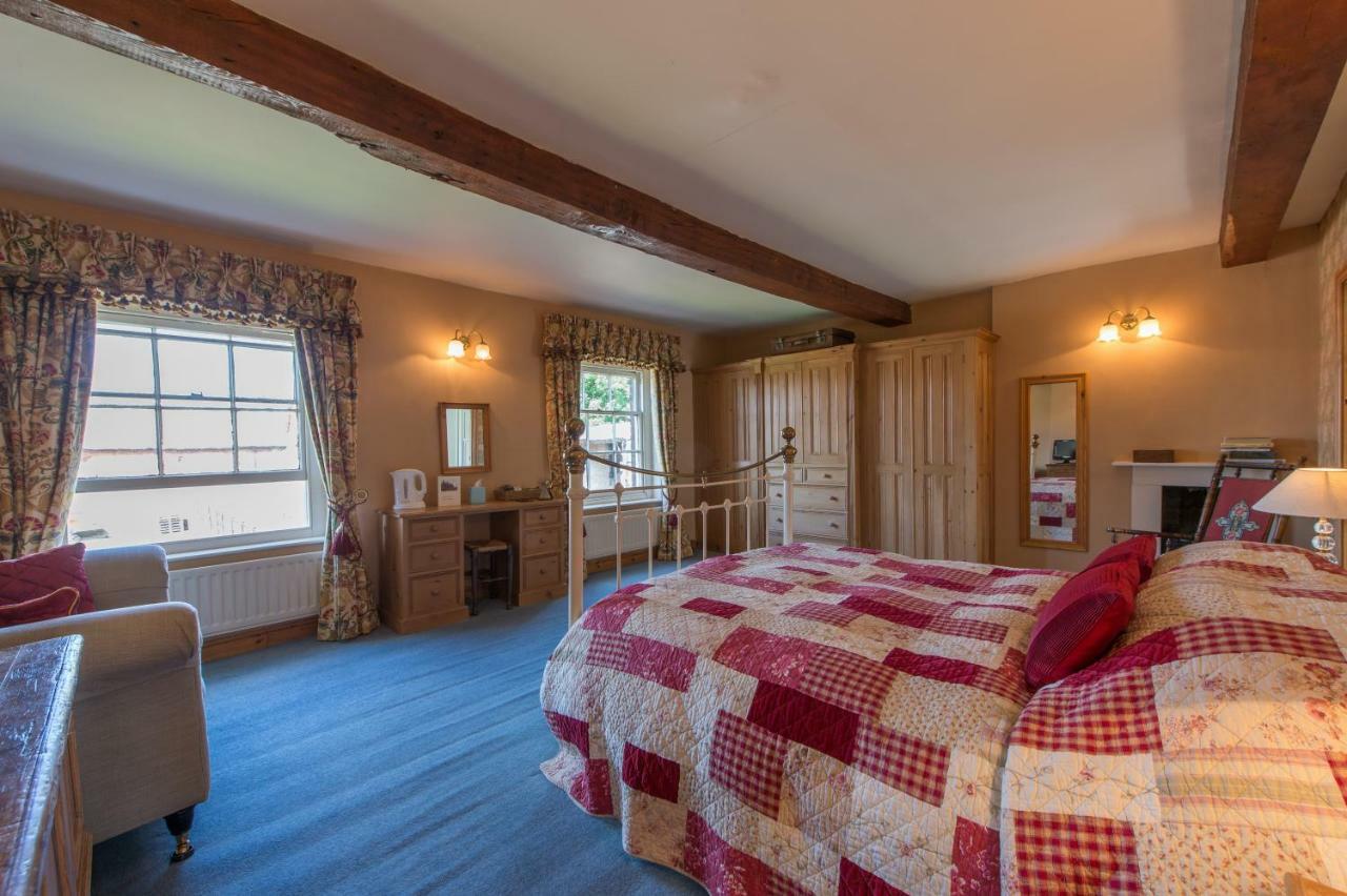 Moreton Hall Farm Bed and Breakfast Newport  Esterno foto