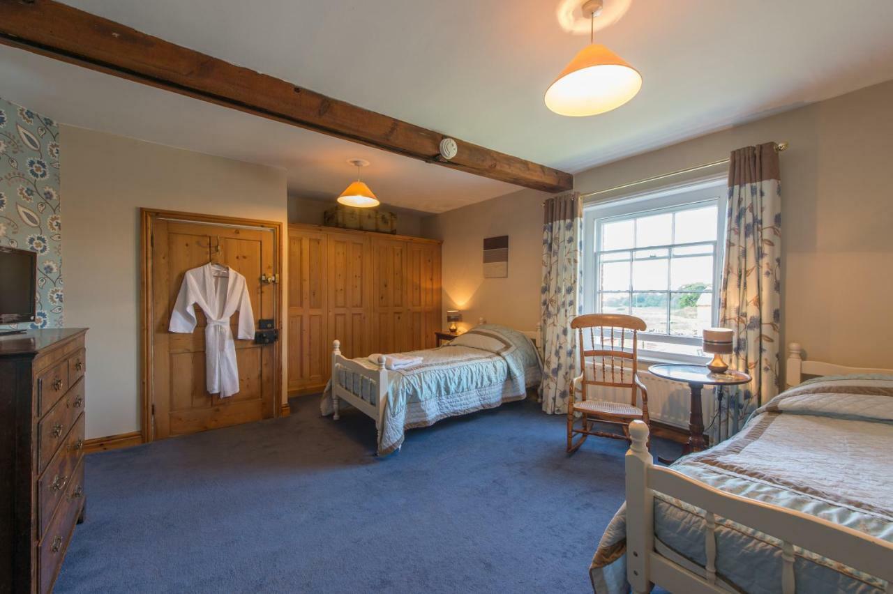 Moreton Hall Farm Bed and Breakfast Newport  Esterno foto