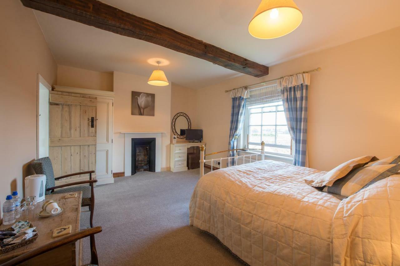 Moreton Hall Farm Bed and Breakfast Newport  Esterno foto